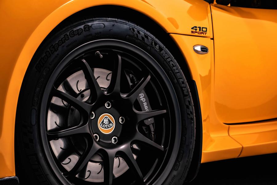 Колеса Lotus Exige Sport 410 2018 года  (WW) (фото 30 из 32)